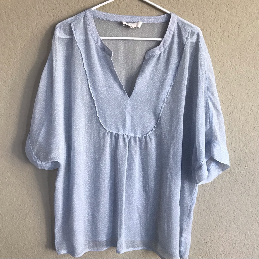 💥SALE💥 Two by Vince Camuto Sheer Swing Blouse